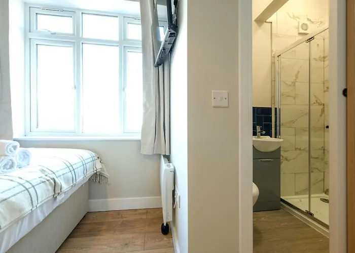 The Willow - 11 Bristol