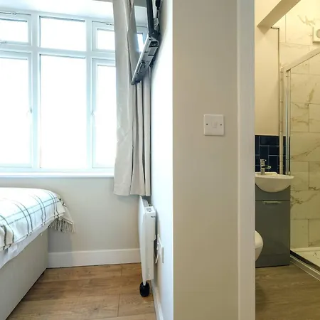 The Willow - 11 Bristol